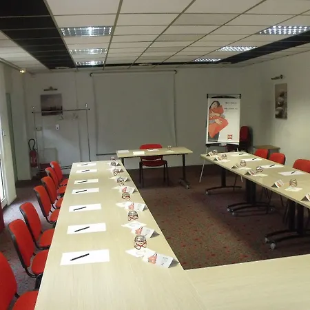 Ibis Styles Centre Gare Otel 3*